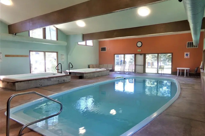Pool 13 of 23