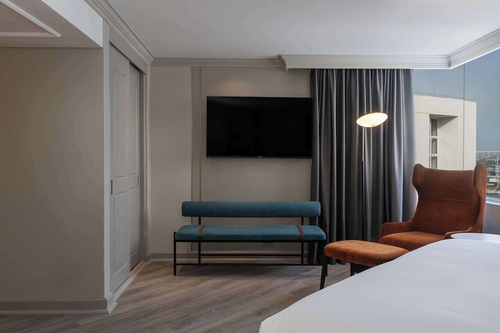Room 14 of 236