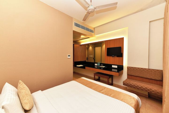 Room 19 of 76