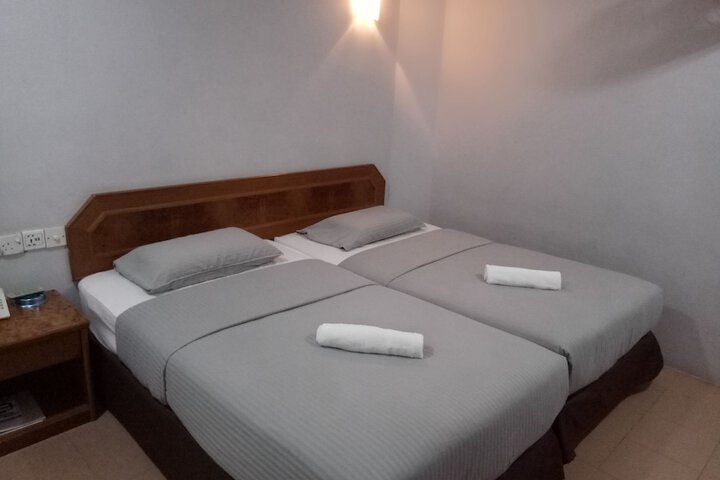 Room 11 of 26