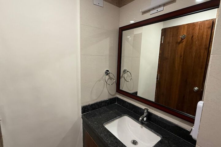 Room 14 of 22