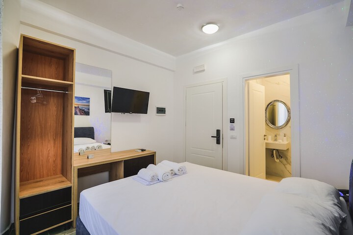Room 19 of 62