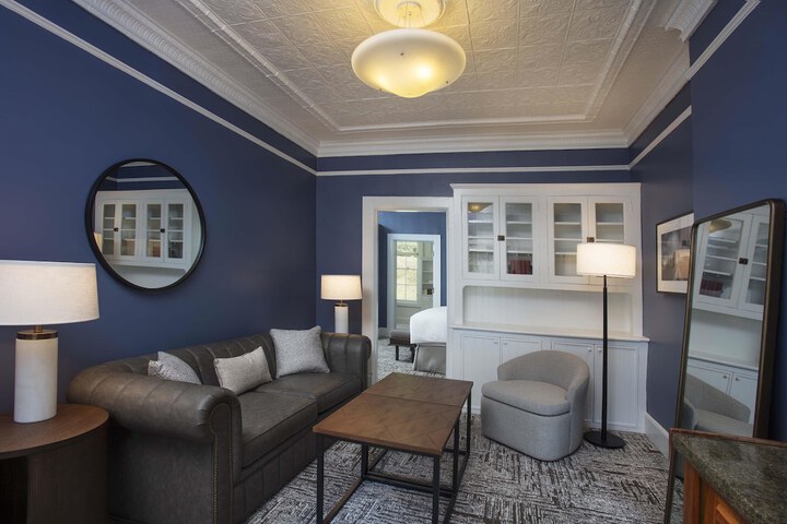 Room 53 of 140