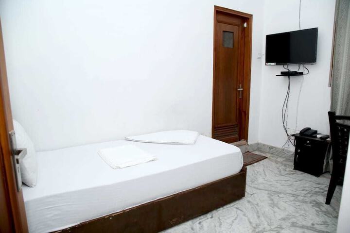 Room 7 of 38