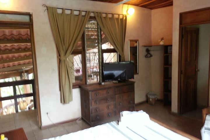 Room 5 of 33