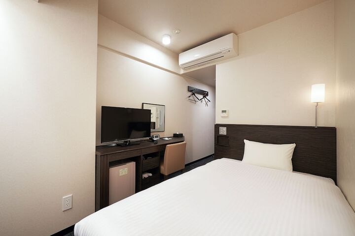 Room 15 of 49