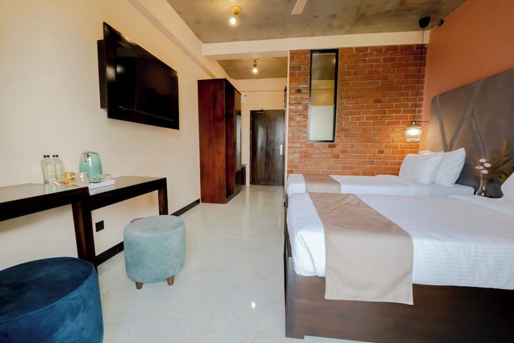 Room 15 of 65