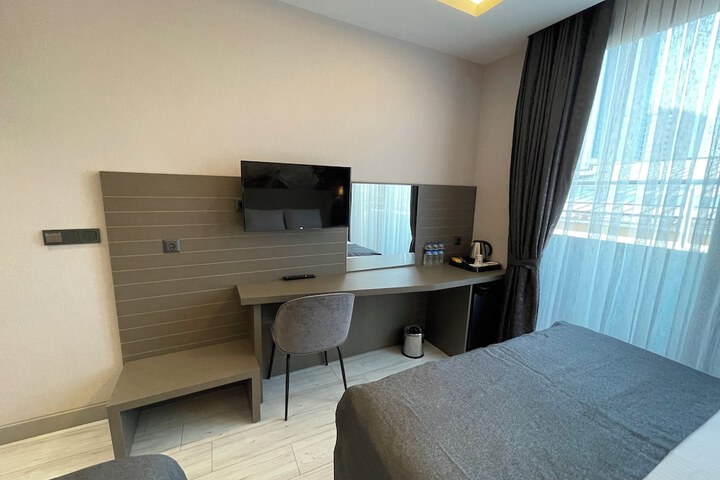 Room 6 of 22