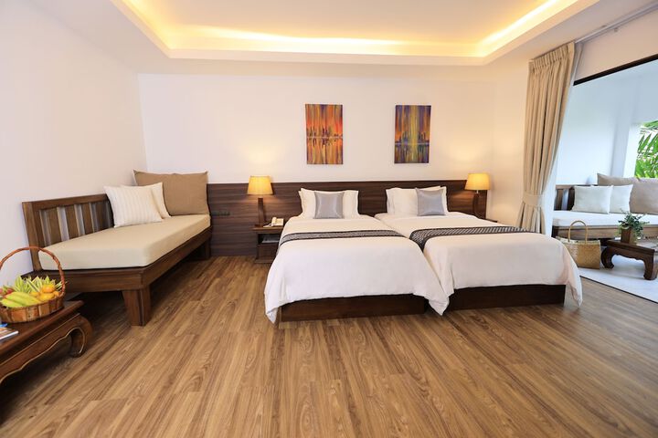 Room 3 of 34