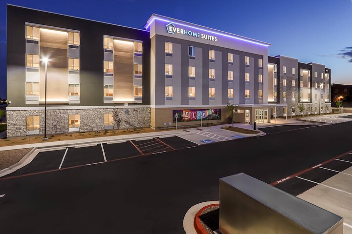 Hotel 32 of 33