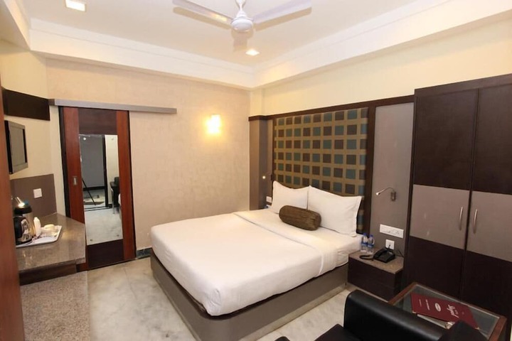 Room 21 of 42