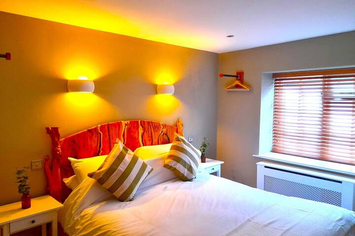 Room 3 of 20