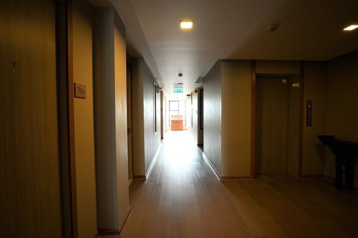 Ballroom/Hall 81 of 94
