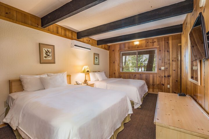 Chalet 2 Queen Beds (12 of 14)