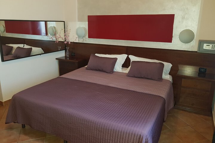 Room 6 of 35