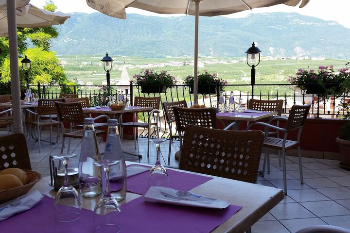 Dining Photos