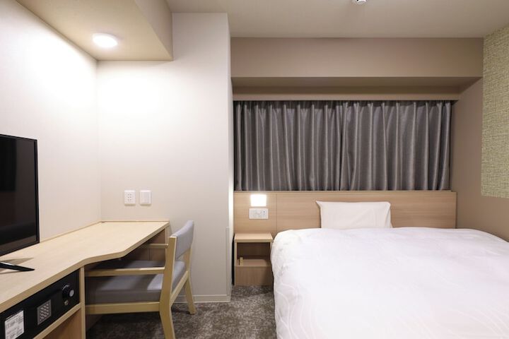 Room 8 of 64