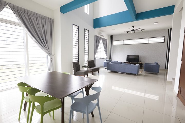 Room 106 of 173