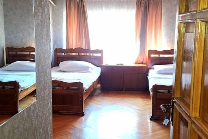 Room 9 of 50