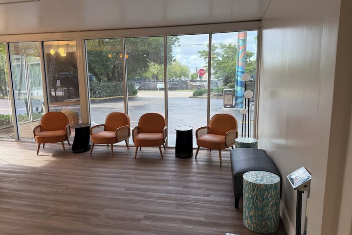 Entrance & Lobby