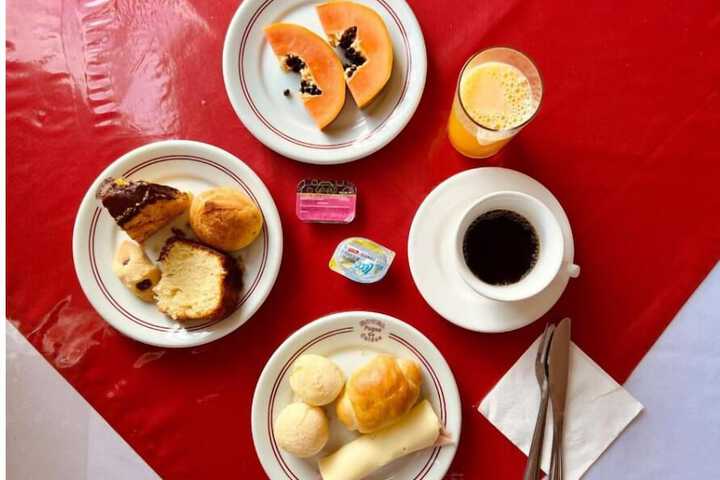 Breakfast/Coffee Service 21 of 25