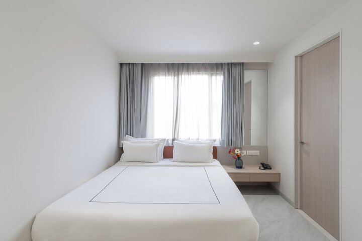 Room 8 of 19