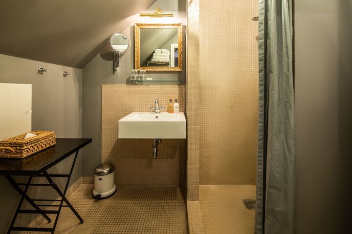 Room 29 of 48