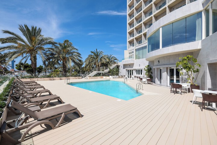 Hotel with Pool