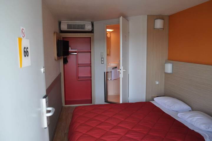 Room 17 of 61