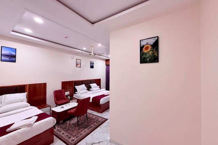 Room 6 of 11
