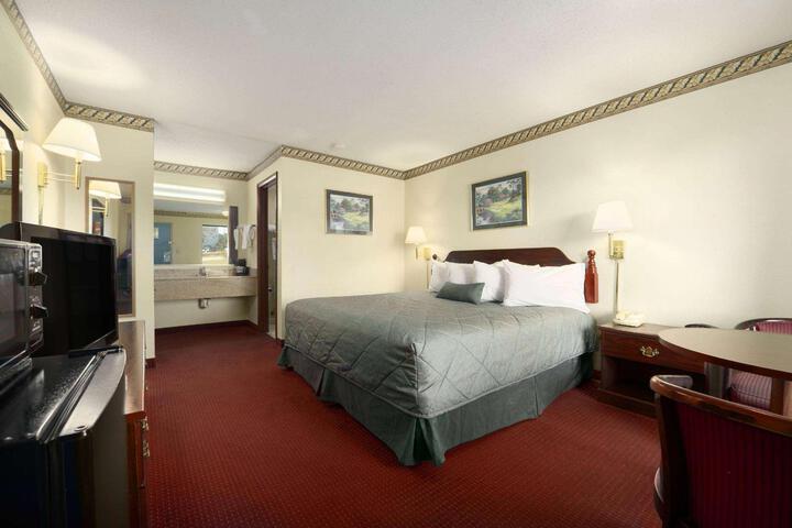 2 Double Beds (9 of 12)