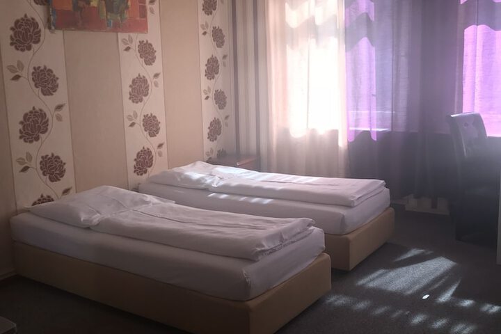 Room 3 of 3