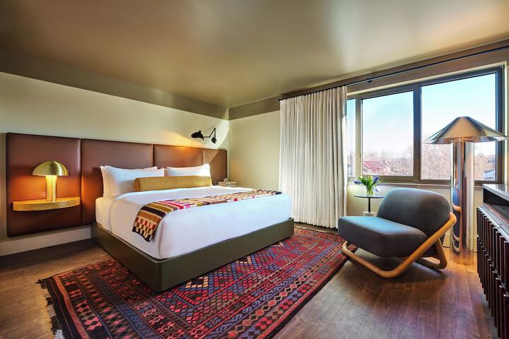 Room 6 of 25