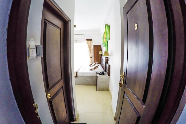 Room 8 of 25