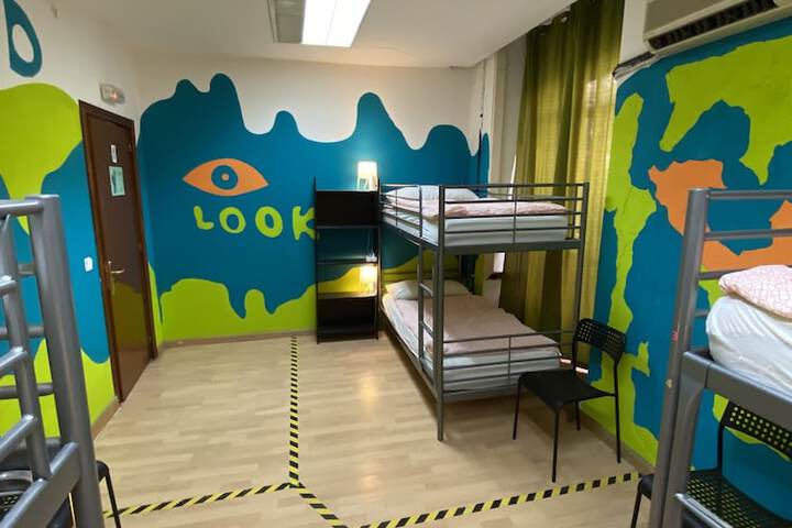 Room 4 of 42