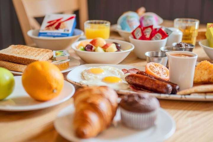 Breakfast/Coffee Service 33 of 66