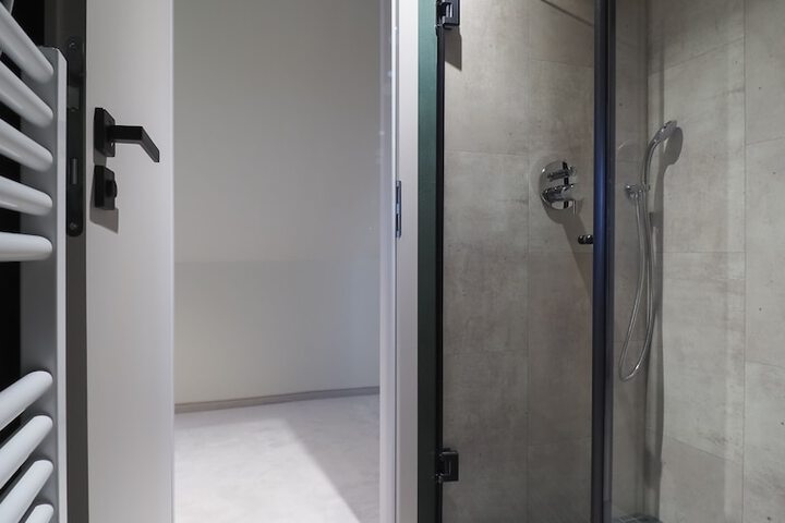 Room 52 of 74