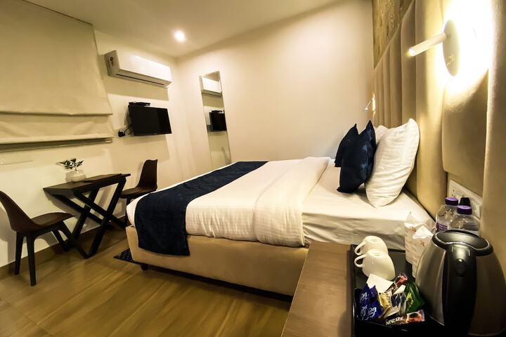Room 8 of 97