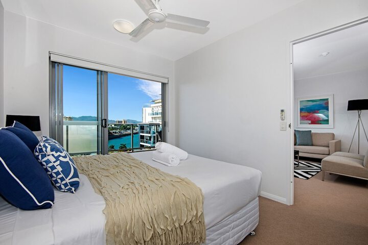 Room 4 of 35