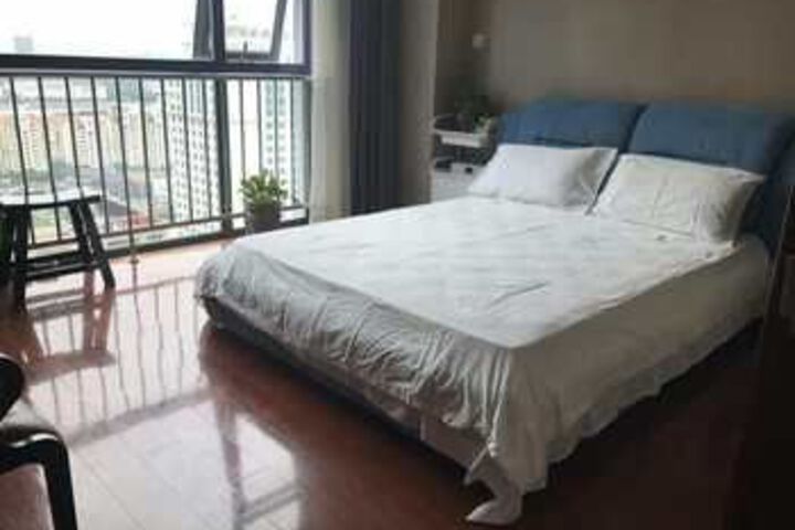 Room 8 of 13