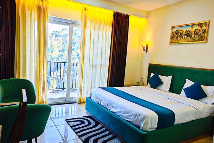 Hotel Pines and Peaks Dalhousie