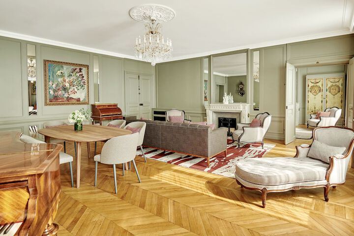 Room 28 of 60