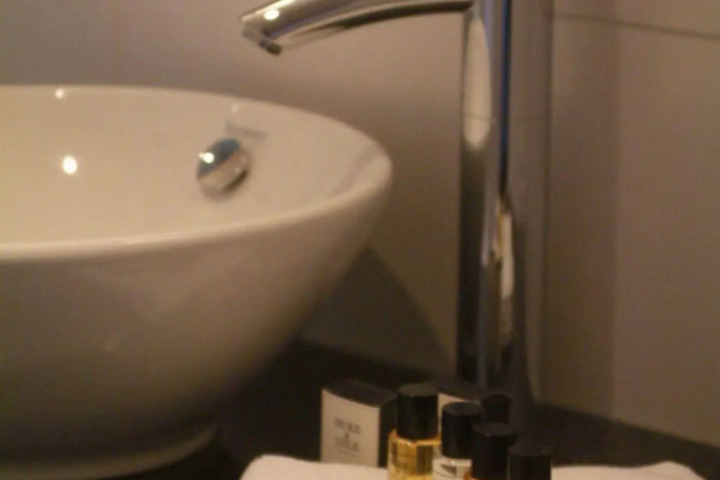 Hotel Suite Photo