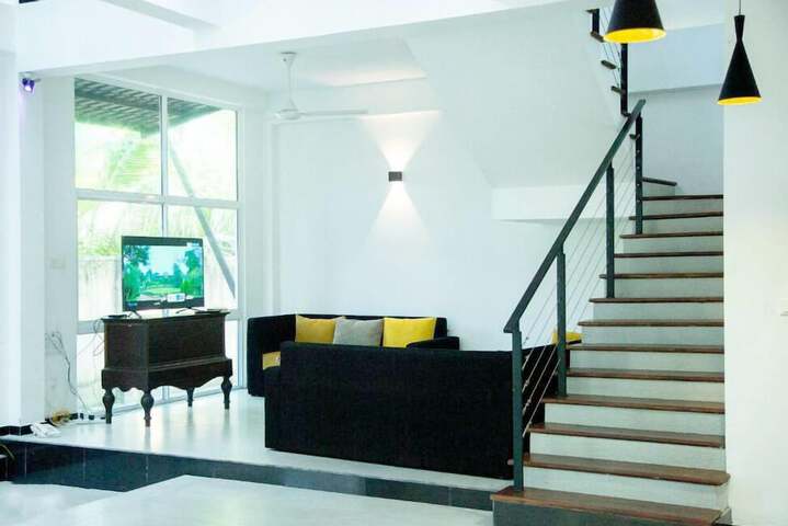 Room 12 of 20