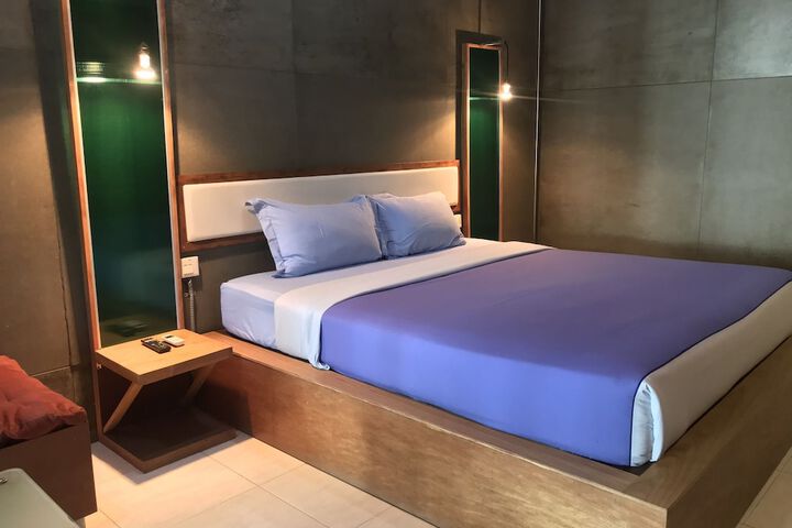 Room 10 of 53