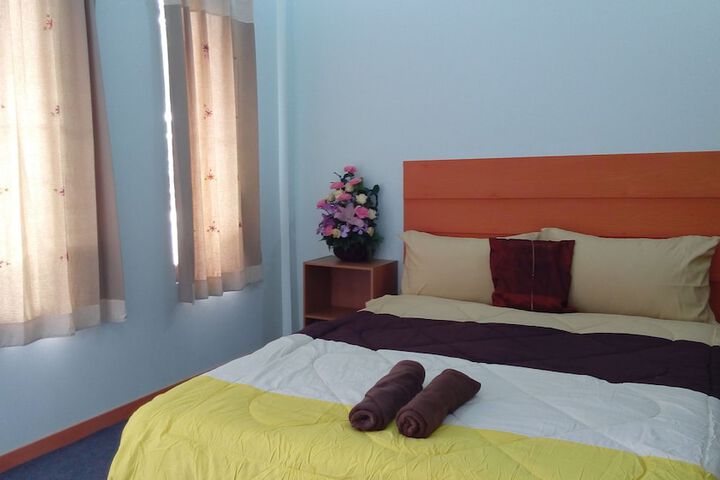Room 3 of 72