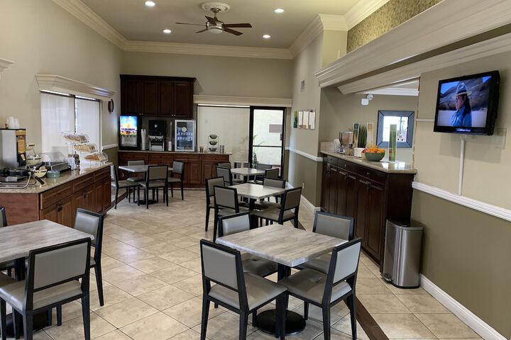 Breakfast area