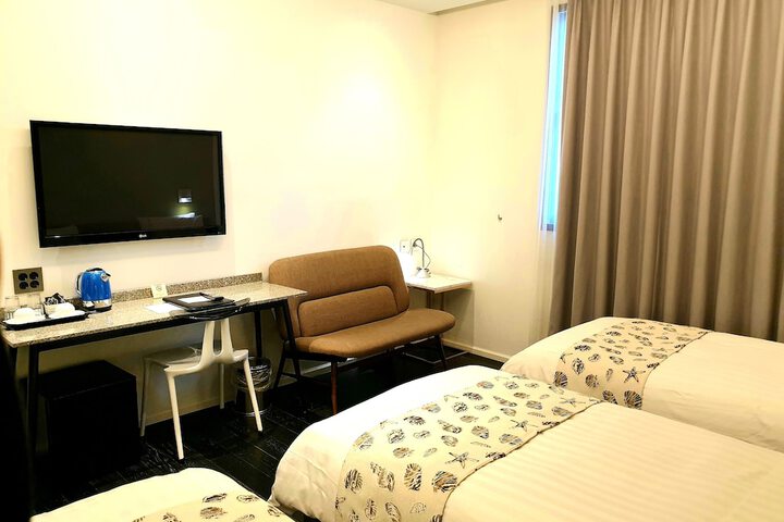 Room 18 of 140