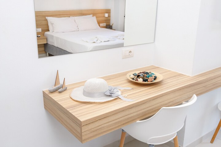 Room 35 of 70