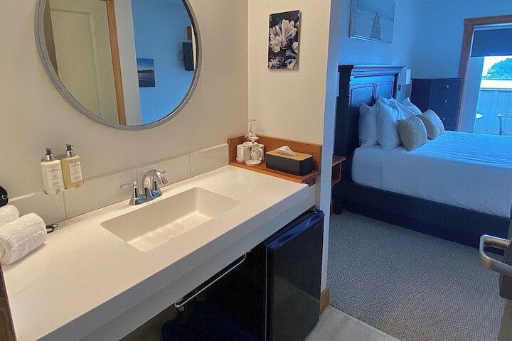 Room 22 of 64